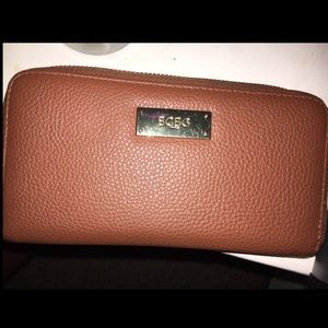 BCBG wallet